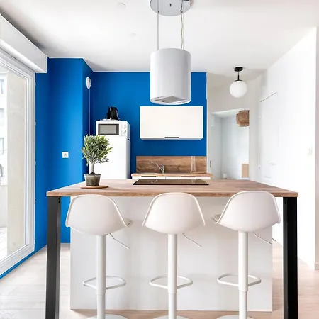 Le Mediterraneen T2 Avec Garage,ascenseur,balcon דירה *