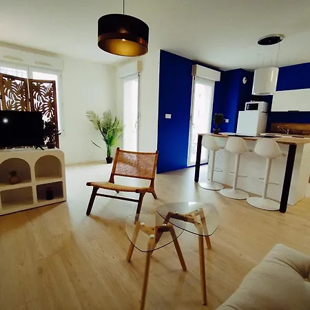 Le Mediterraneen T2 Avec Garage,ascenseur,balcon דירה *